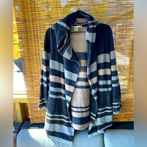 Long hooded cardigan with pockets,  grey,  stripes size Large 50% merino wool
